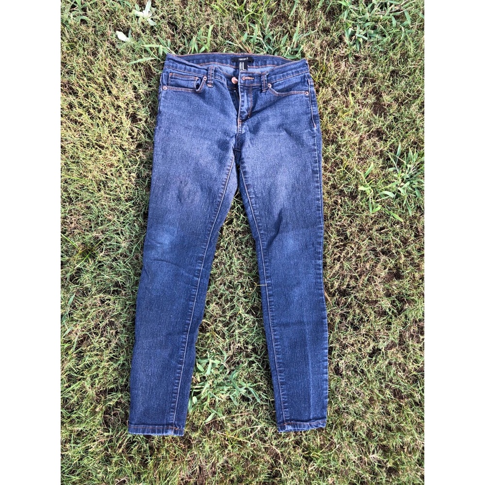 A bundle of 4! Forever 21 mid rise pants. - Picture 3 of 8